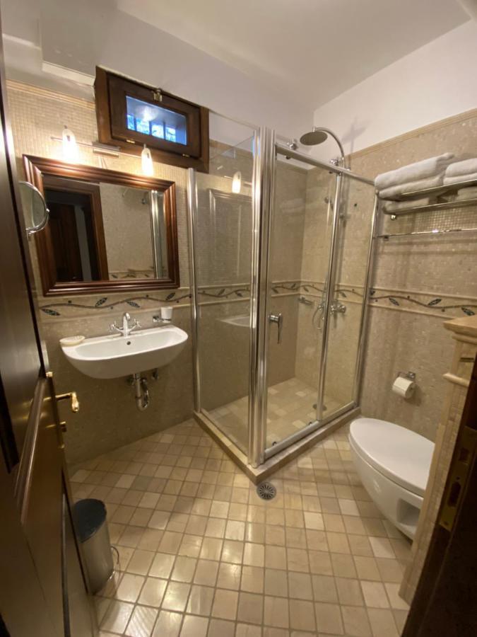 Boutique Muzaka 4* Berat